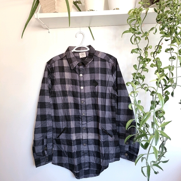 SheShreds.Co Plaid Flannel - Picture 1 of 6